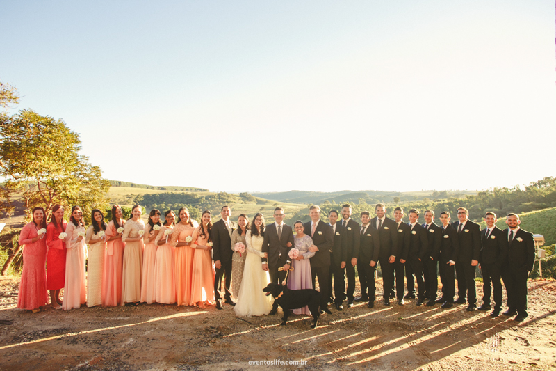 Fotografia de Casamento Larissa e Vinicius Life Fotografia Melhor fotografo de Sorocaba Villa Sansu Wedding DIY How I Met Your Mother Yellow Umbrella Guarda-chuva amarelo família