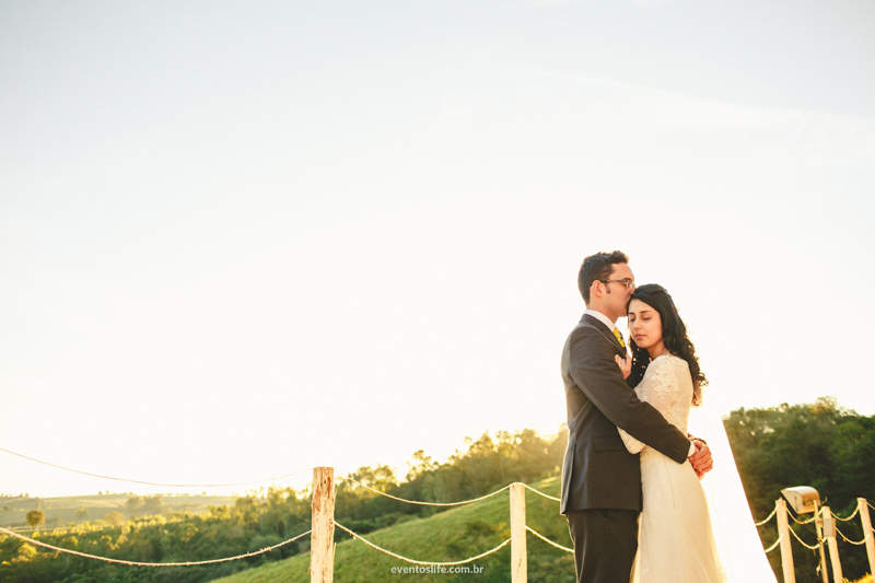 Fotografia de Casamento Larissa e Vinicius Life Fotografia Melhor fotografo de Sorocaba Villa Sansu Wedding DIY How I Met Your Mother Yellow Umbrella Guarda-chuva amarelo ensaio