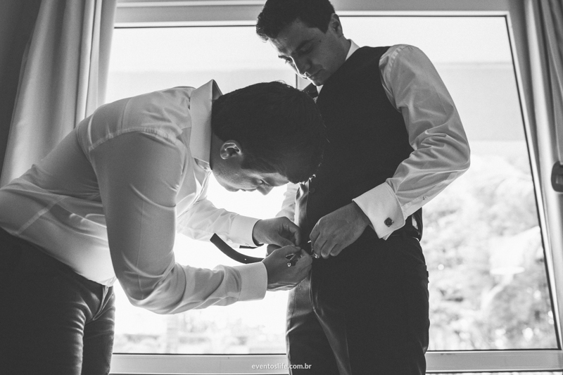 fotografia de casamento sorocaba daniele e evandro avaré alex oliveira cyndi omoto melhor fotógrafo de sp são paulo itu valinhos cerimonial angela fernandes making of groom noivo ajuda