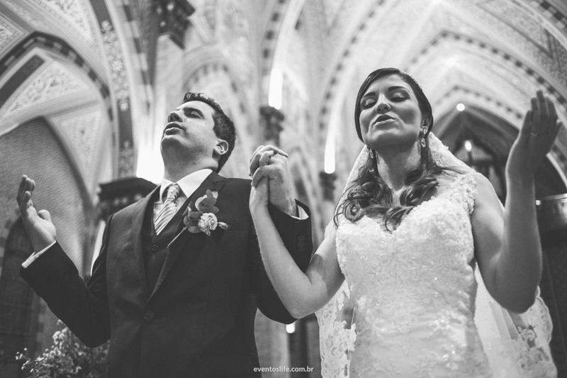 fotografia de casamento sorocaba daniele e evandro avaré alex oliveira cyndi omoto melhor fotógrafo de sp são paulo itu valinhos cerimonial angela fernandes cerimônia em igreja oração