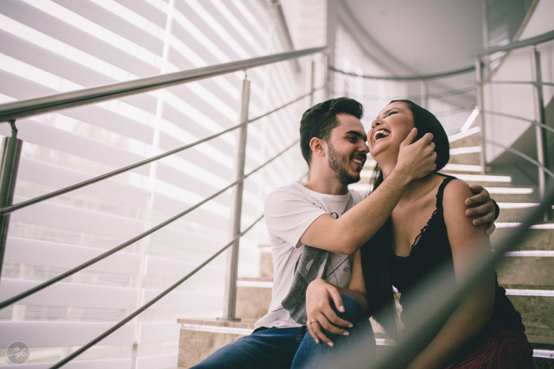 Ensaio Pré Casamento Wedding André e Rafaelly Alex Oliveira Cyndi Lara Melhor fotógrafo de Casamento de Sorocaba Fotos criativas Ensaio em CasaLuz Natural Casal Feliz Escada