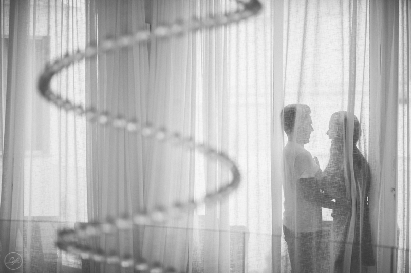 Ensaio Pré Casamento Wedding André e Rafaelly Alex Oliveira Cyndi Lara Melhor fotógrafo de Casamento de Sorocaba Fotos criativas Ensaio em CasaLuz Natural Casal Feliz Foto Preto e Branca