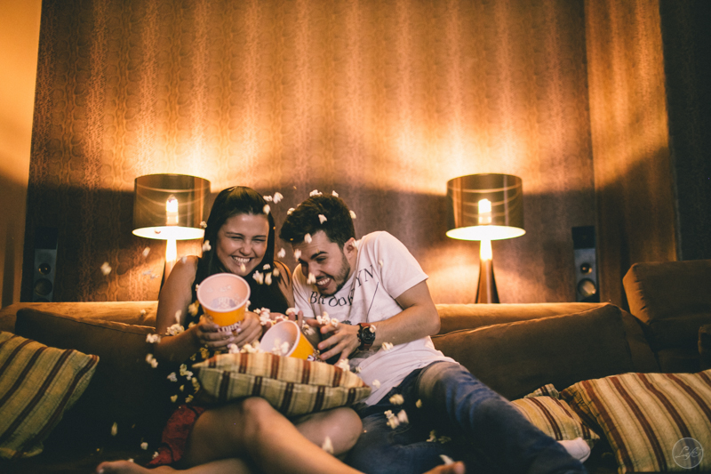 Ensaio Pré Casamento Wedding André e Rafaelly Alex Oliveira Cyndi Lara Melhor fotógrafo de Casamento de Sorocaba Fotos criativas Ensaio em CasaLuz Natural Casal Feliz Cinema Pipoca