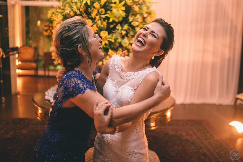 Life Fotografia de casamento Sorocaba Brasil Alex Oliveira Cyndi Omoto Ipanema Rafaelly e André Noiva e a mãe felizes