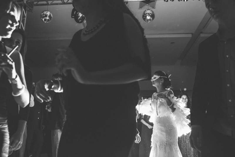 Life Fotografia de casamento Sorocaba Brasil Alex Oliveira Cyndi Omoto Ipanema Rafaelly e André Noivos na pista de dança