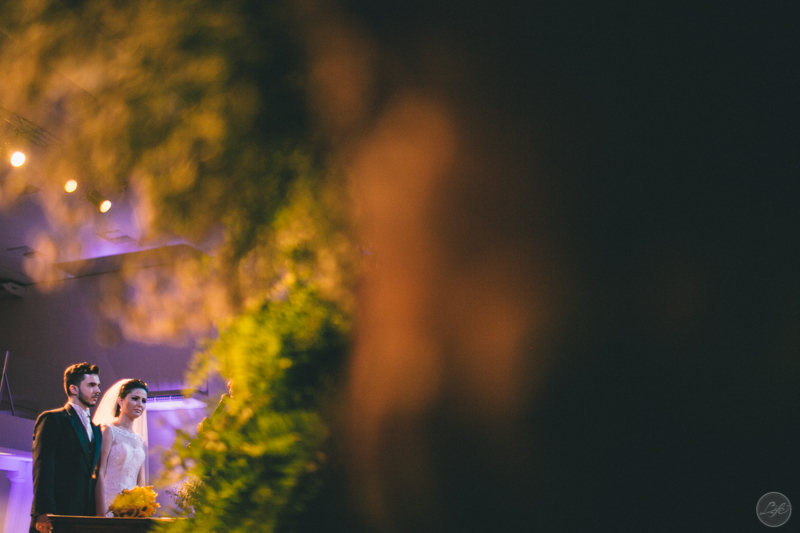 Life Fotografia de casamento Sorocaba Brasil Alex Oliveira Cyndi Omoto Ipanema Rafaelly e André Foto diferente sem flash cerimônia