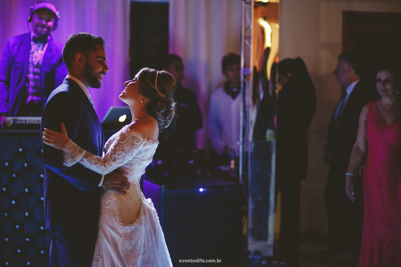 casamento desiree e renan life fotografia recepcao festa casamento cantina tia lina sao roque sp dj delcinho amor primeira danca first dance yes i do amor