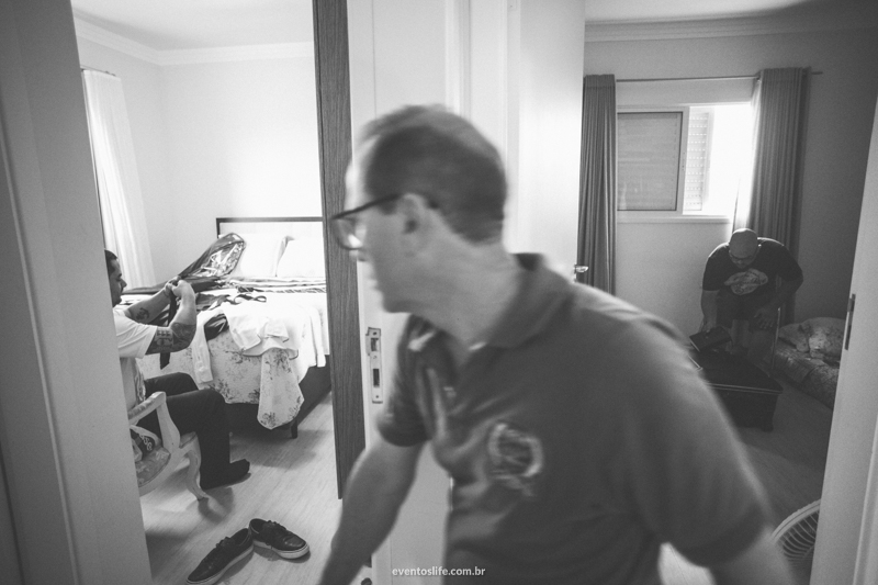 casamento kaká e victor, chacara vo toninha, sorocaba, sp, life fotografia, case de dia, bola de neve, casamento rustico, making of noivo, groom, familia, fotografia de casamento, foto diferente