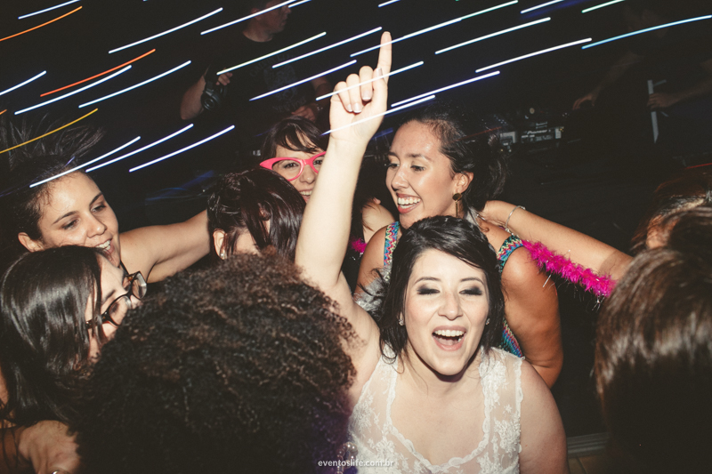 casamento kaká e victor, chacara vo toninha, sorocaba, sp, life fotografia, case de dia, bola de neve, casamento rustico, recepcao, animacao na pista, noiva dancando