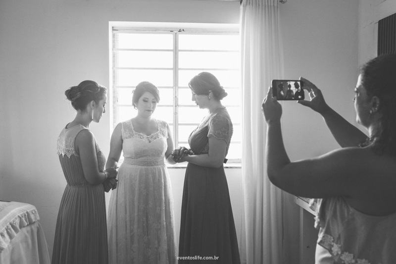 casamento kaká e victor, chacara vo toninha, sorocaba, sp, life fotografia, case de dia, bola de neve, casamento rustico, making of noiva, madrinhas, bride, be bride, oracao