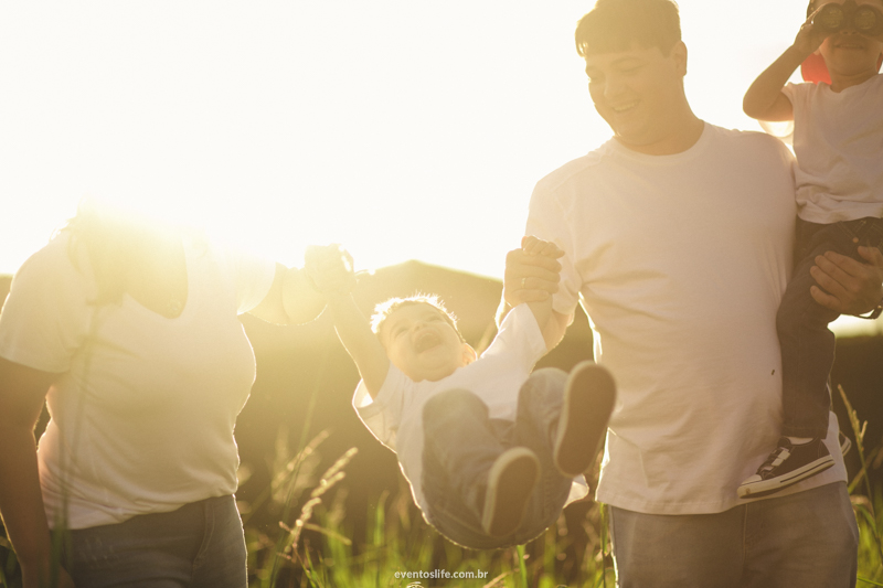 Ensaio familia, casal, filhos, crianças, fotografia criativa, espontanea, life fotografia, filhos se divertindo, meninos