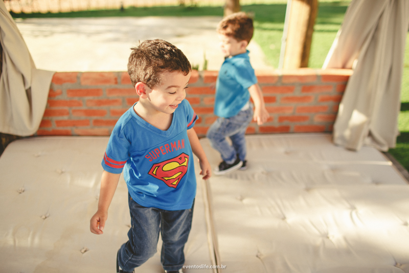 Ensaio familia, casal, filhos, crianças, fotografia criativa, espontanea, life fotografia, meninos bricando, irmaos