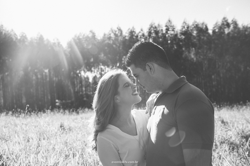 ensaio fotografrico, sessao de fotos, ensaio casal, natureza, montanha, frio, amor, noivos, namorados, fiance, bride and groom, priscila e lucas, life fotografia, criativa, espontanea, preto e branca