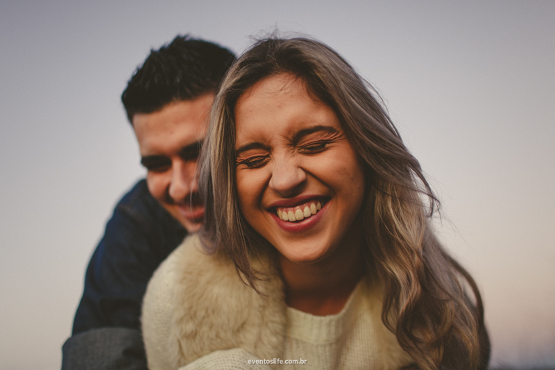 ensaio fotografrico, sessao de fotos, ensaio casal, natureza, montanha, frio, amor, love, noivos, namorados, fiance, bride and groom, priscila e lucas, life fotografia, criativa, espontanea, sorriso