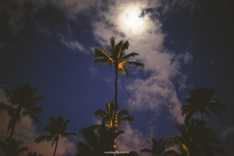 Ensaio Poly e Bruno, Life Fotografia, Praia, Guaruja, nascer do sol, fotografia de pessoas felizes, espontanea, pre casamento, pre wedding, fotografia criativa, palmeiras, madrugada