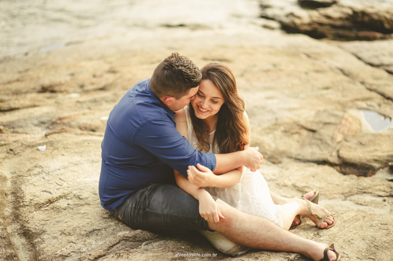 Ensaio Poly e Bruno, Life Fotografia, Praia, Guaruja, nascer do sol, fotografia de pessoas felizes, espontanea, pre casamento, pre wedding, casal, namorados, romantico, abraço, carinho