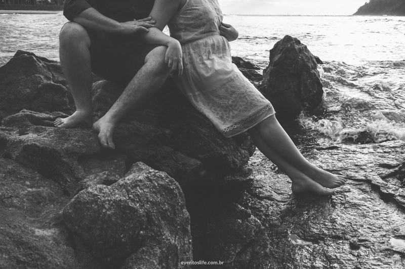 Ensaio Poly e Bruno, Life Fotografia, Praia, Guaruja, nascer do sol, fotografia de pessoas felizes, espontanea, pre casamento, pre wedding, fotografia pb, detalhes, casal, noivos