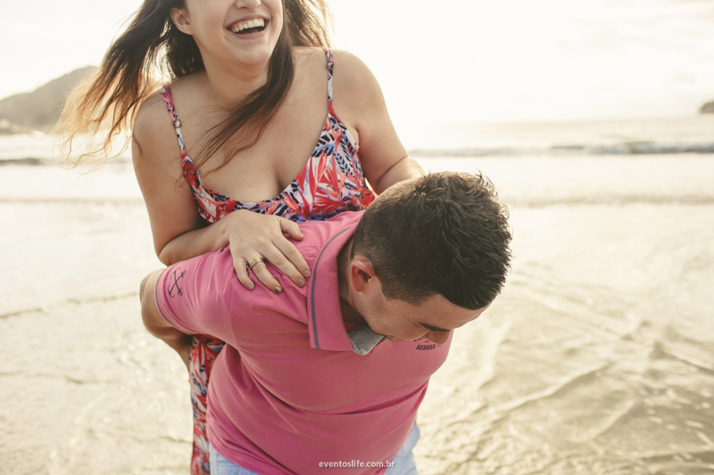 Ensaio Poly e Bruno, Life Fotografia, Praia, Guaruja, nascer do sol, fotografia de pessoas felizes, espontanea, pre casamento, pre wedding, fotografia criativa, sorocaba, amor, casal, couple