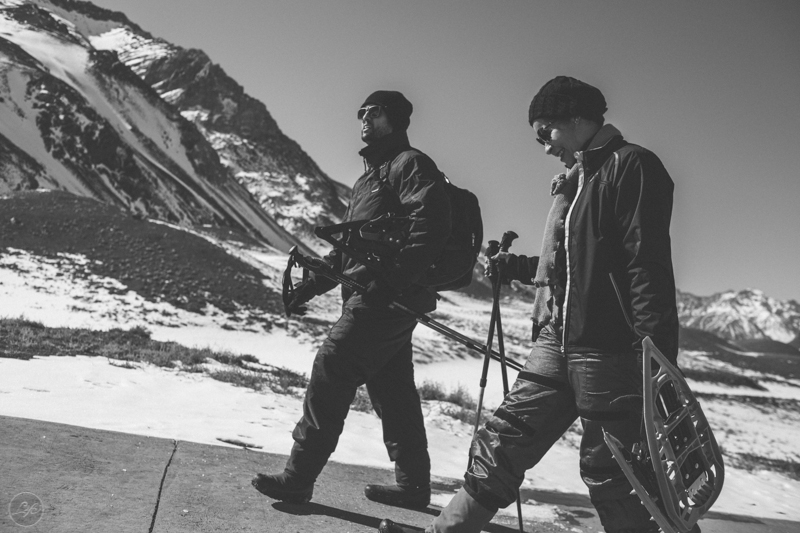Mendoza Argentina Vini e Bete Life Fotografia Destination Photographer Fotografia espontânea ensaio casal trekking frio gelado neve