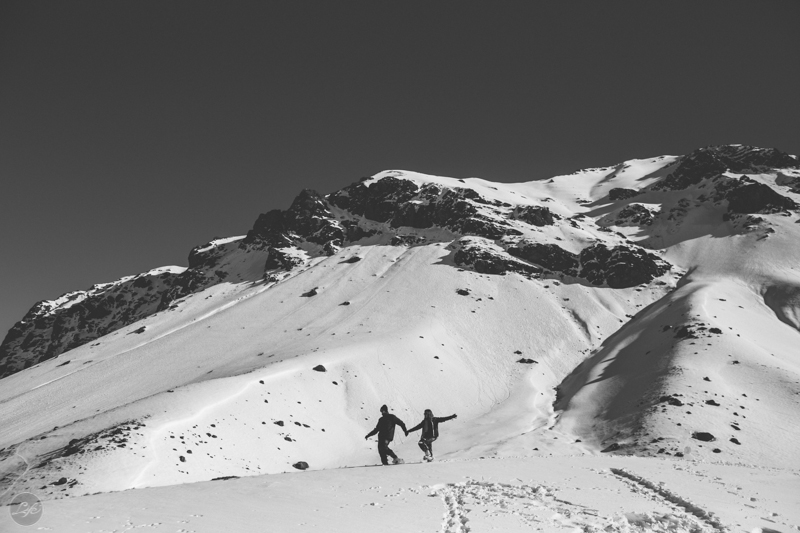 Mendoza Argentina Vini e Bete Life Fotografia Destination Photographer Fotografia espontânea ensaio casal neve montanha preto e branco