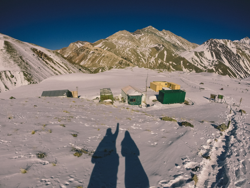 Mendoza Argentina Vini e Bete Life Fotografia Destination Photographer Fotografia espontânea ensaio casal montanha neve viagem