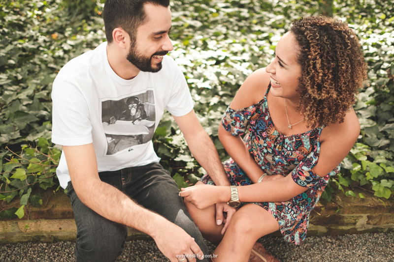 Life Fotografia Tati e Wagner Ensaio Casal Sessão de Fotos Criativas Espontâneas Natureza Extrema MG Pré casamento Wedding Namorados Noivos Sorriso