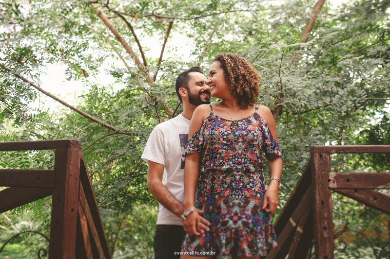 Life Fotografia Tati e Wagner Ensaio Casal Sessão de Fotos Criativas Espontâneas Natureza Extrema MG Pré casamento Wedding Namorados Noivos Cabelo Natural Crespo