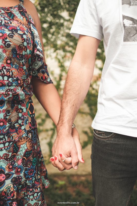 Life Fotografia Tati e Wagner Ensaio Casal Sessão de Fotos Criativas Espontâneas Natureza Extrema MG Pré casamento Wedding Namorados Noivos Mãos Dadas