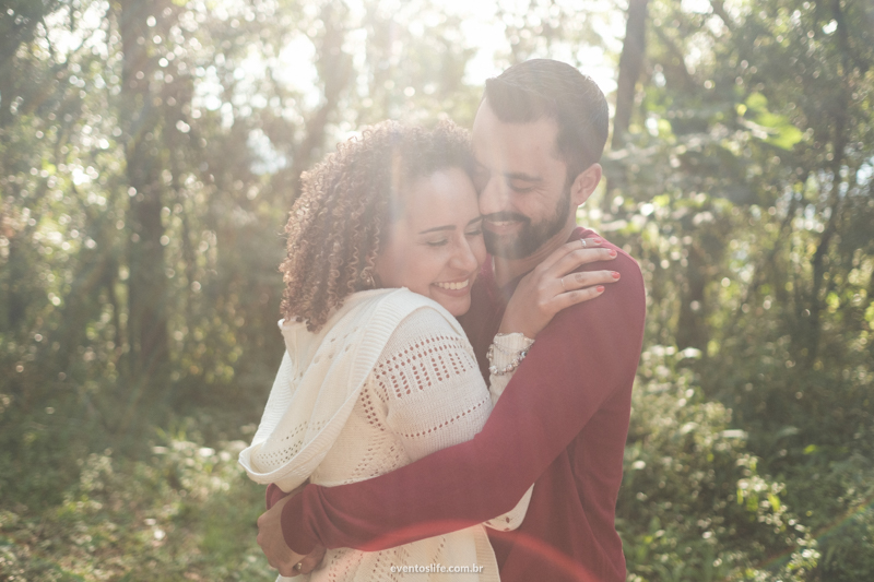 Life Fotografia Tati e Wagner Ensaio Casal Sessão de Fotos Criativas Espontâneas Natureza Extrema MG Pré casamento Wedding Namorados Noivos Inverno