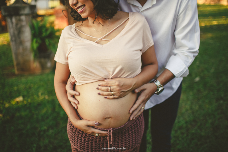 Ensaio gestante fotografia criativa espontânea na fazenda de dia pôr do sol sunset life fotografia sorocaba itu fazenda vassoural baby