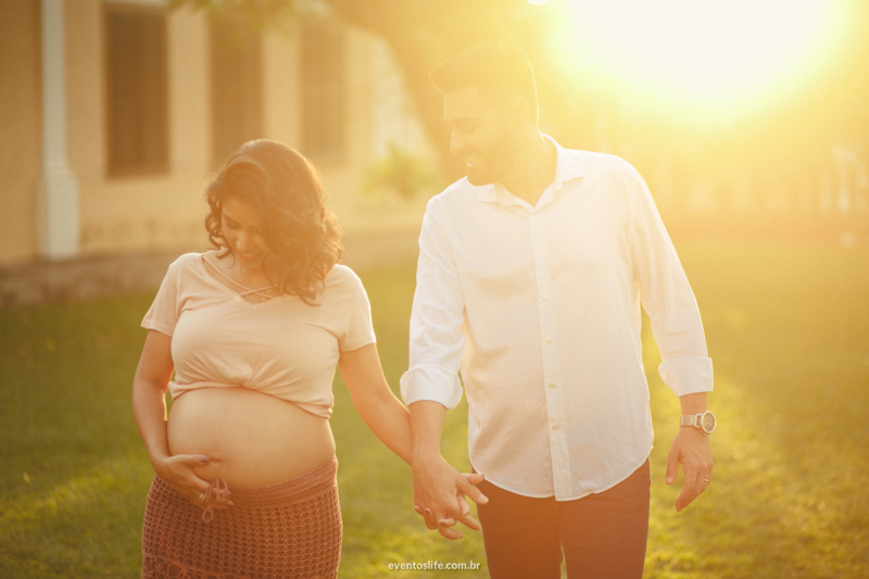 Ensaio gestante fotografia criativa espontânea na fazenda de dia pôr do sol sunset life fotografia sorocaba itu fazenda vassoural luz maravilhosa