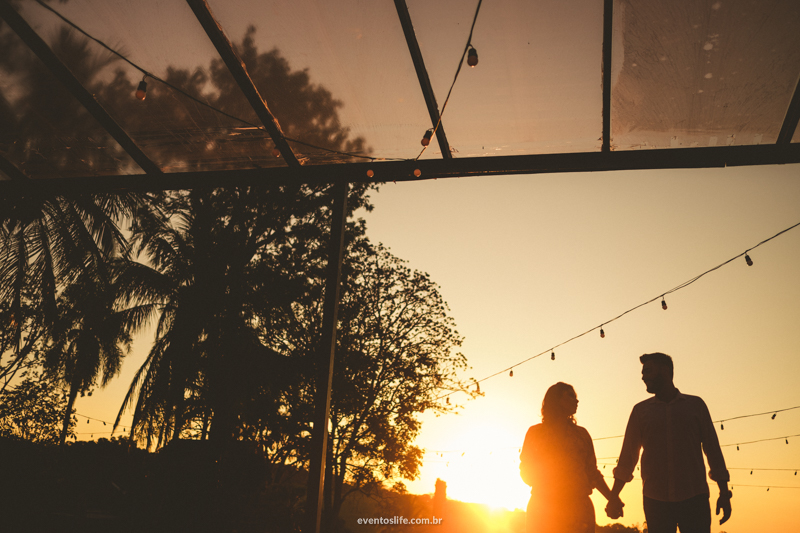 Ensaio gestante fotografia criativa espontânea na fazenda de dia pôr do sol sunset life fotografia sorocaba itu fazenda vassoural silhueta