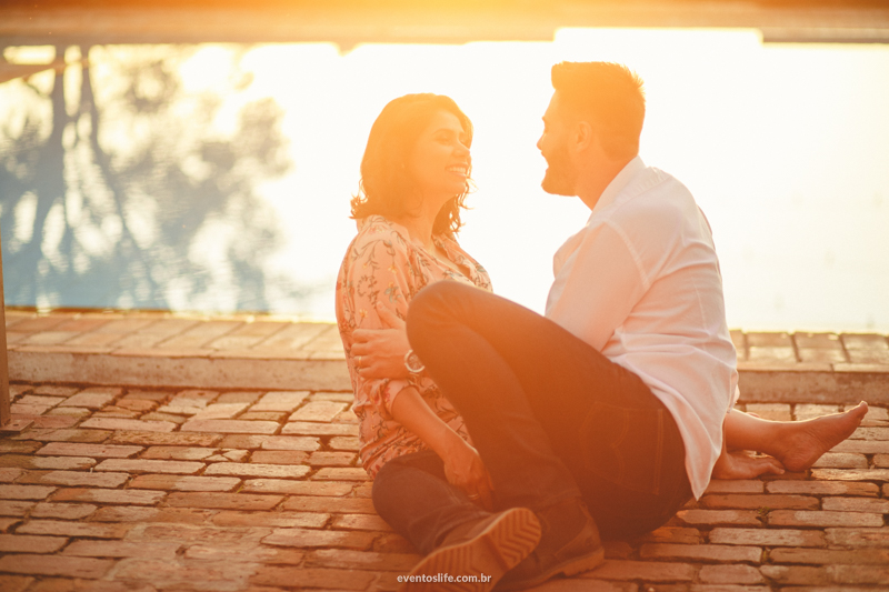 Ensaio gestante fotografia criativa espontânea na fazenda de dia pôr do sol sunset life fotografia sorocaba itu fazenda vassoural primeiro filho