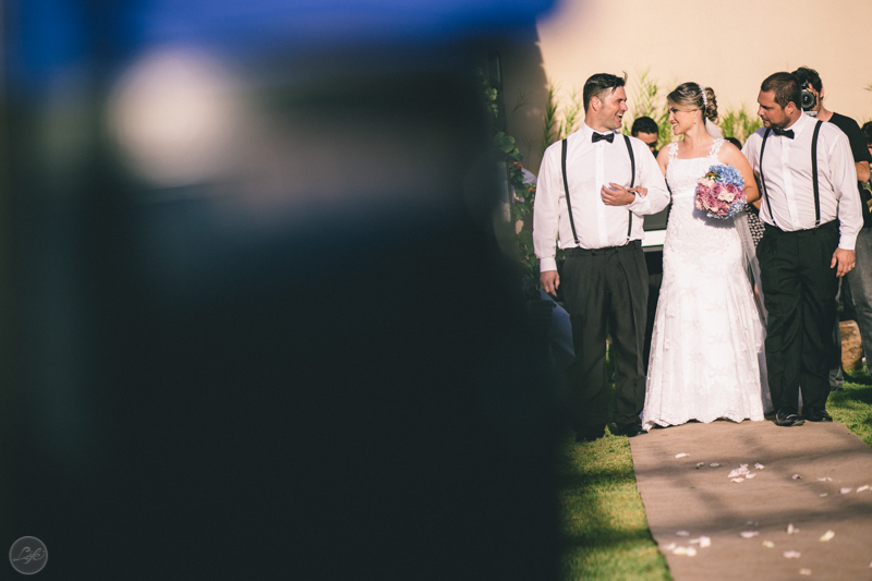 entrada da noiva, cerimônia, irmãos, família, casamento de dia, case de dia, casamento rústico, casamento no campo, ansiedade, inspiração para noivas