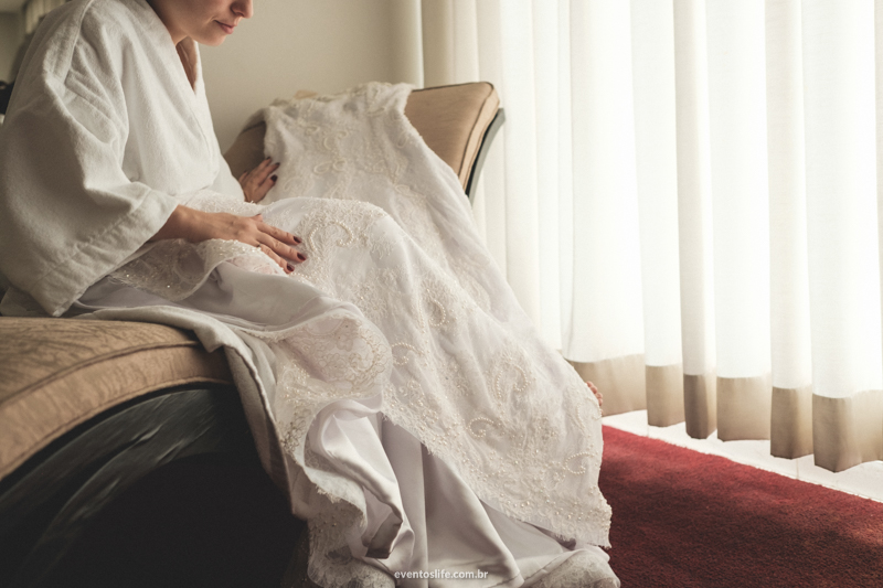 Casamento Desirée e Renan São Roque Life Fotografia Sorocaba Luz Natural Fotografia Criativa Espontânera Wedding phtographer vestido da noiva brides dress making of Desirée noiva