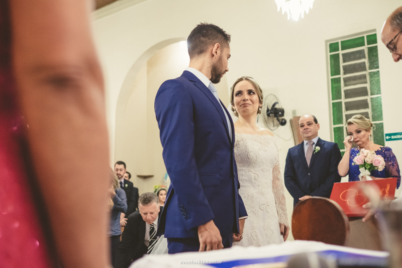 Casamento Desirée e Renan São Roque Life Fotografia Sorocaba Luz Natural Fotografia Criativa Espontânera Wedding phtographer cerimônia religiosa igreja noivos yesido