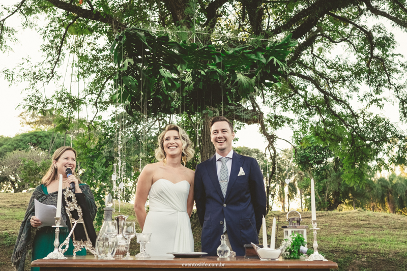 Casamento Camila e Jared, Wedding day, Life Fotografia, case de dia, Fotografia de casamento Sorocaba, Fotografia criativa, Cerimônia, noivos olhando para os convidados