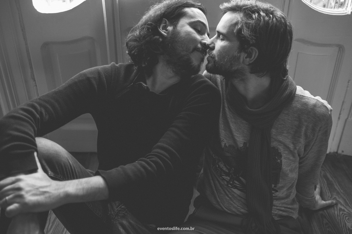 Ensaio Life Fotografia Destination Photographers Montevideo Uruguay Sessao Footgrafica Fotografia espontanea criativa casal preto e branco