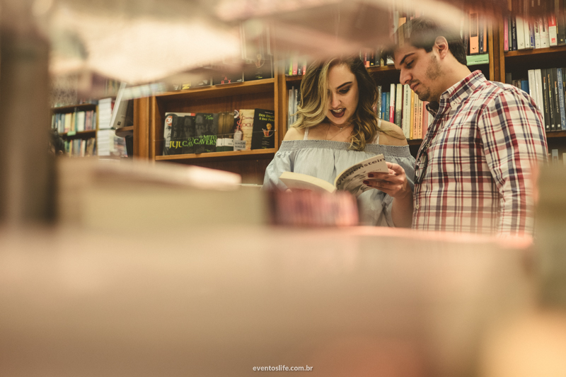 Ensaio em São Paulo Casal Pré Casamento Pré Wedding Centro Velho Fotografia Criativa e Espontânea Noivos Life Fotografia livros