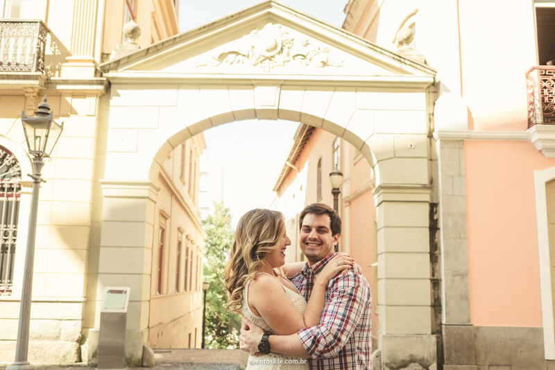 Ensaio em São Paulo Casal Pré Casamento Pré Wedding Centro Velho Fotografia Criativa e Espontânea Noivos Life Fotografia Histórico