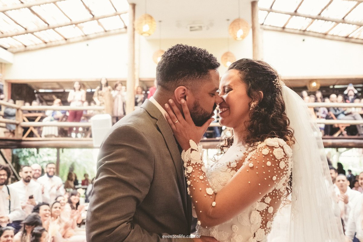 Making of bride, noiva, casamento de dia, wedding day, fotógrafo de casamento, São Paulo, Fotografia espontânea, Life Fotografia, Cyndi Omoto, Alex Oliveira, beijo