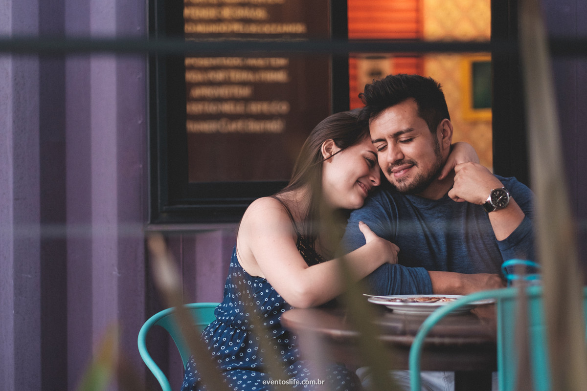 Ensaio casal, Ensaio de dia, Life Fotografia, Cyndi Omoto, Alex Oliveira, Pre casamento, Pré-Wedding, sessão de fotos, Fotografia espontânea, cafe conteiner, sao roque, estrada do vinho