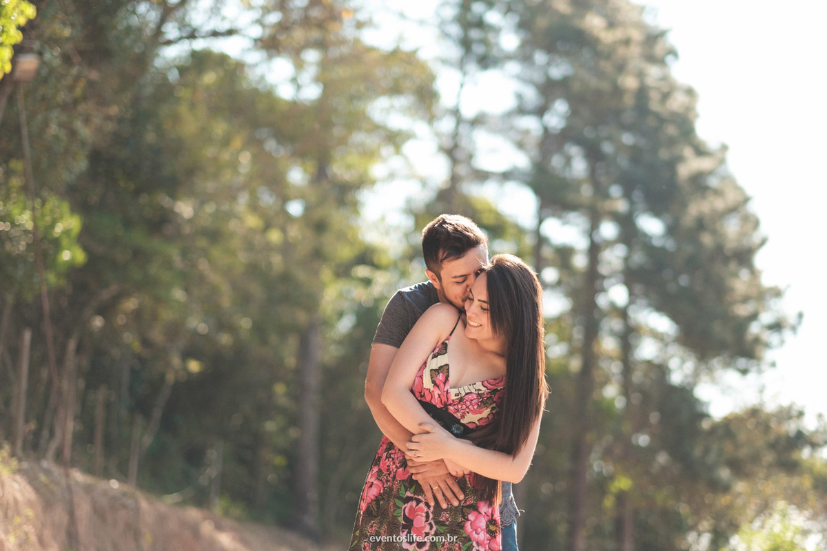 Ensaio casal, Ensaio de dia, Life Fotografia, Cyndi Omoto, Alex Oliveira, Pre casamento, Pré-Wedding, sessão de fotos, Fotografia espontânea, sussurro no ouvido