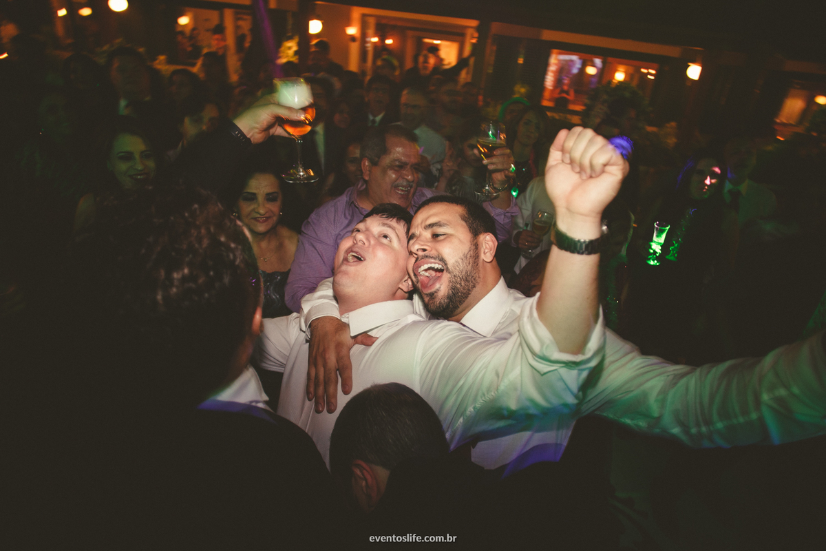 Casamento Deise e Marcelo, Fotografia de casamento, Fotografia de casamento Sorocaba, São Paulo, Wedding, Life Fotografia, Cyndi Omoto, Alex Oliveira, Fotografia espontânea, Criativa, Diferente, noivo animado, noivo na pista, casamento animados