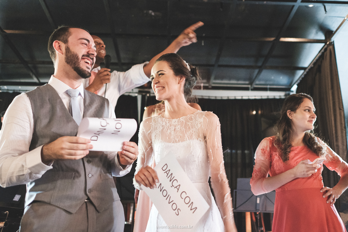 Casamento Adventista, Fotografia espontânea, fotografia criativa, fotografia de casamento São Paulo, dança com os noivos, leilão