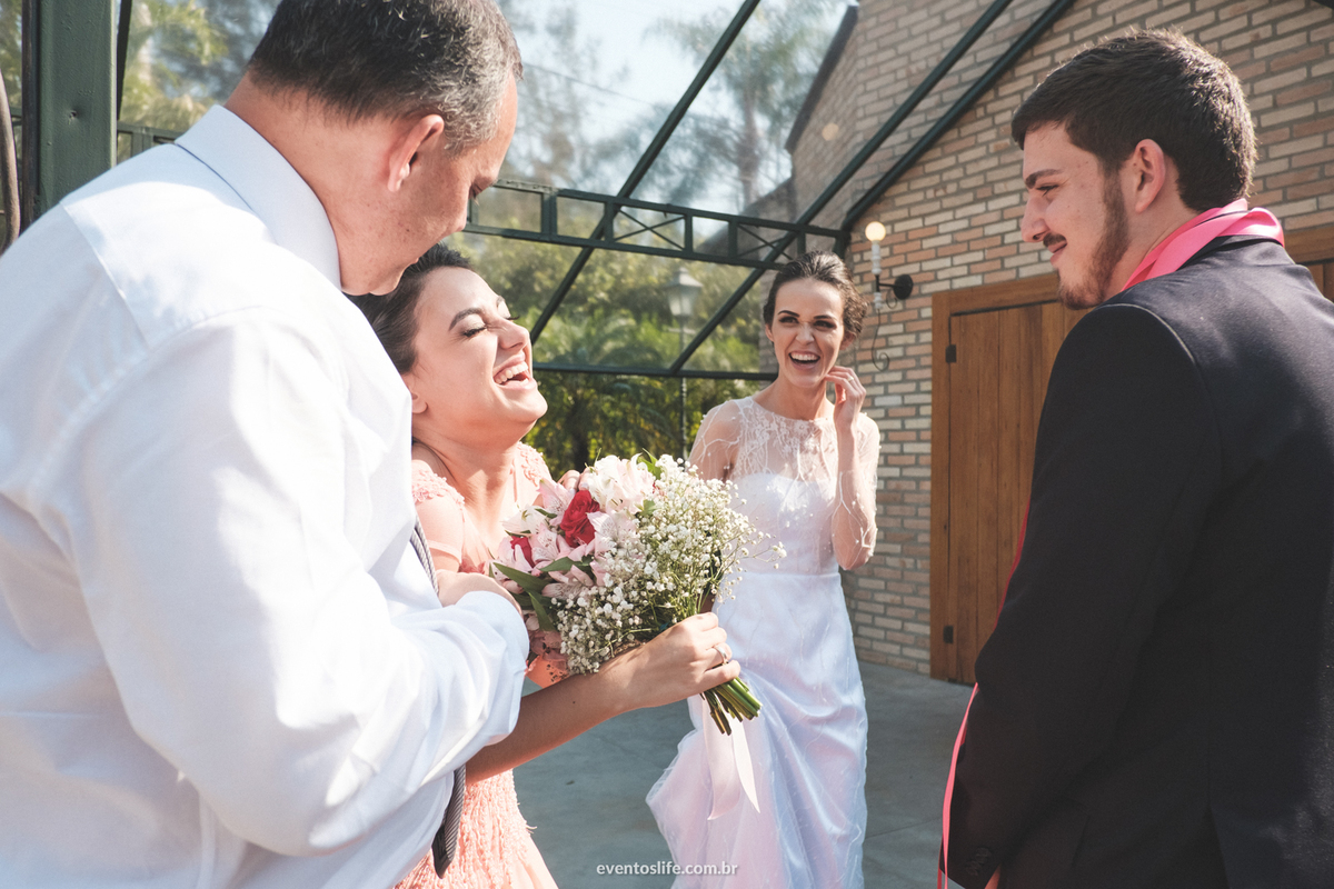 Casamento Adventista, Fotografia espontânea, fotografia criativa, fotografia de casamento São Paulo, madrinha pegou o buquê