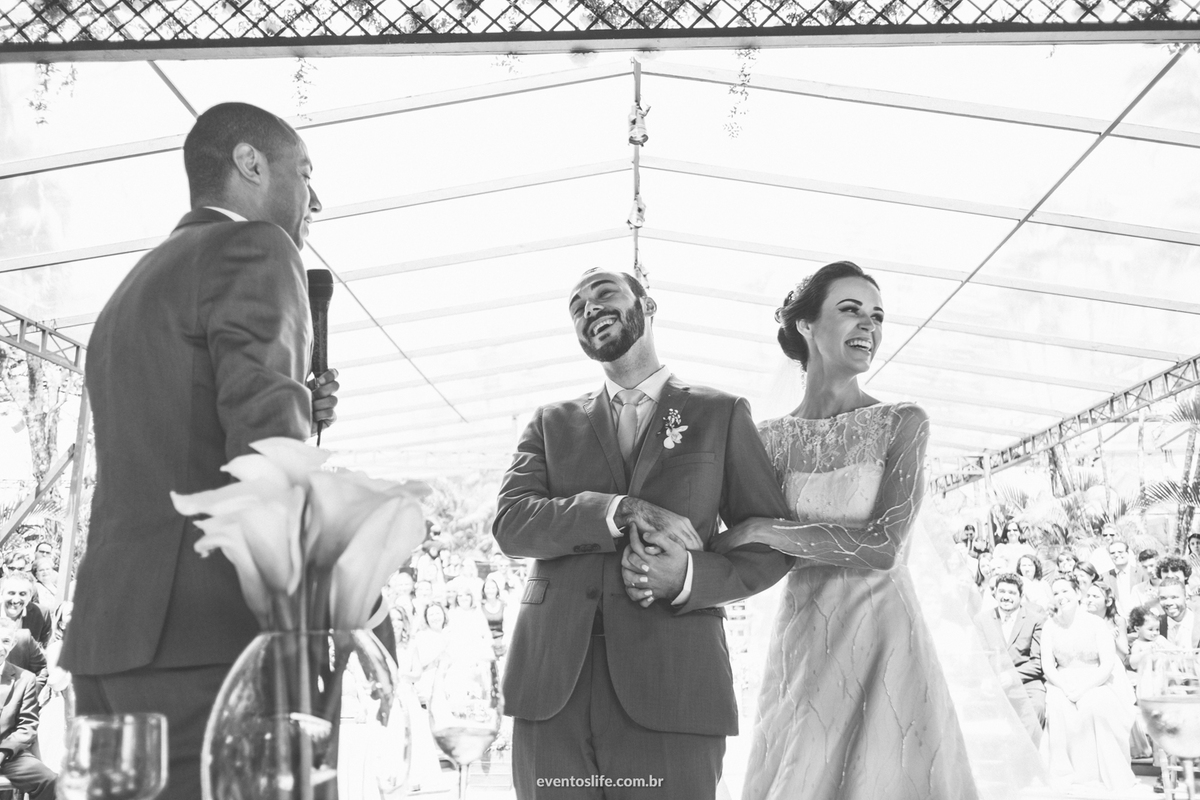 Casamento Laís e Fernando, Life Fotografia, Cyndi Omoto, Alex Oliveira, Chácara Santa Victória, Case de dia, Casamento Adventista, Fotografia espontânea, fotografia criativa, fotografia de casamento São Paulo, Cerimônia, risos