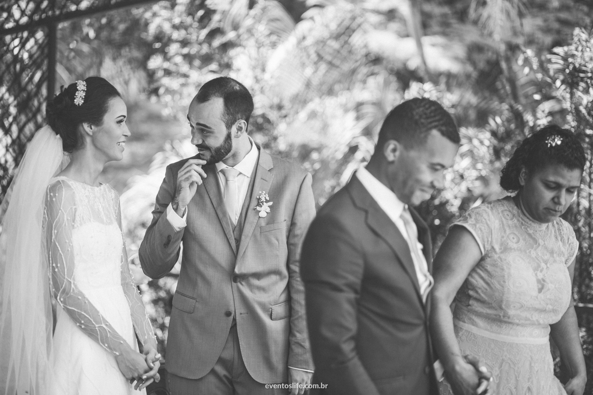 Casamento Laís e Fernando, Life Fotografia, Cyndi Omoto, Alex Oliveira, Chácara Santa Victória, Case de dia, Casamento Adventista, Fotografia espontânea, fotografia criativa, fotografia de casamento São Paulo, Cerimônia, cumprimentando os padrinhos