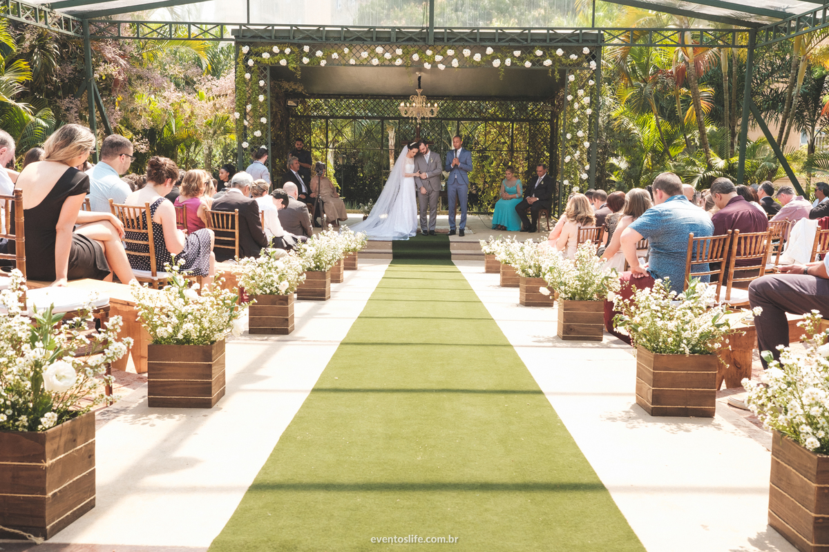 Casamento Laís e Fernando, Life Fotografia, Cyndi Omoto, Alex Oliveira, Chácara Santa Victória, Case de dia, Casamento Adventista, Fotografia espontânea, fotografia criativa, fotografia de casamento São Paulo, Cerimônia, noivos orando