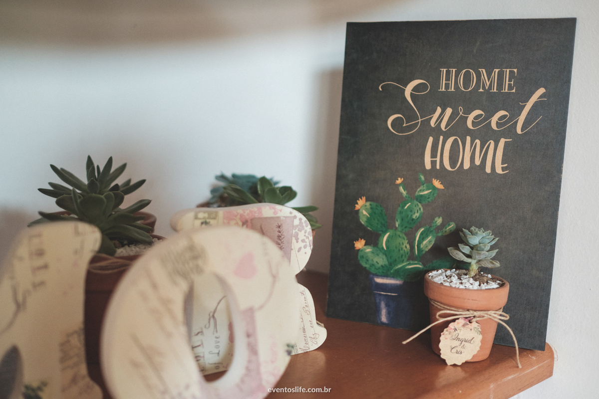 Casamento Ingrid e Cri Life Fotografia Capolino Sorocaba Mini Wedding Fotografia espontânea Documental Alex Oliveira Cyndi Omoto Case de dia wedding decor decoração câmeras analógicas quadro planta suculenta